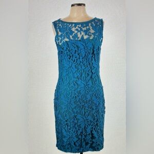 Beautiful Tadashi Shoji cocktail form fitting lace dress teal dress.